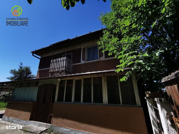 Casă cu 4 camere cu Teren 1978 Mp în Acățari