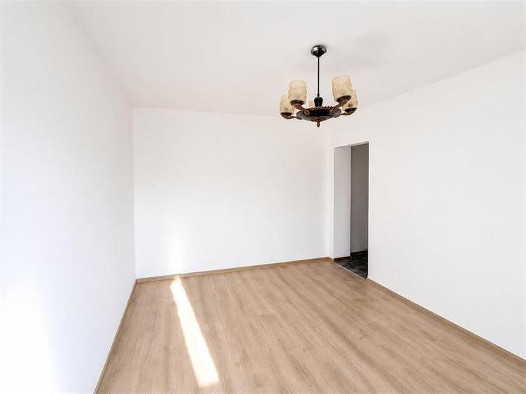 Apartament cu 2 camere decomandat în Astra