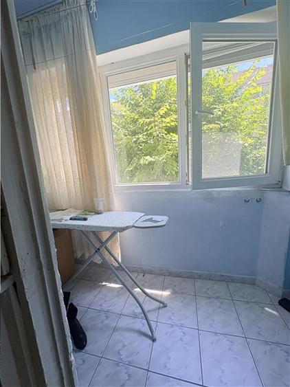 Apartament cu 3 camere semidecomandat în Est