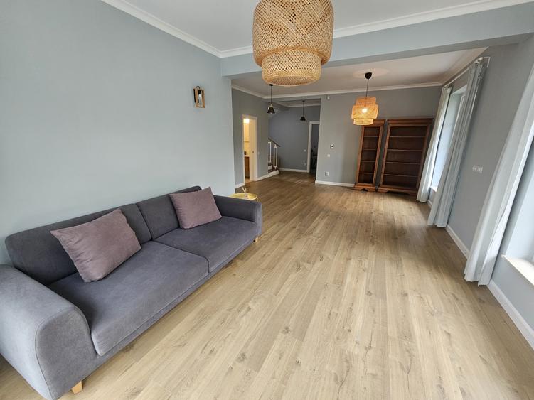 Casă individuală cu 5 camere cu Canalizare în Gruia