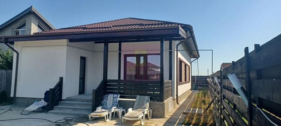 Casă cu 4 camere cu Teren 440 Mp în Săbăreni