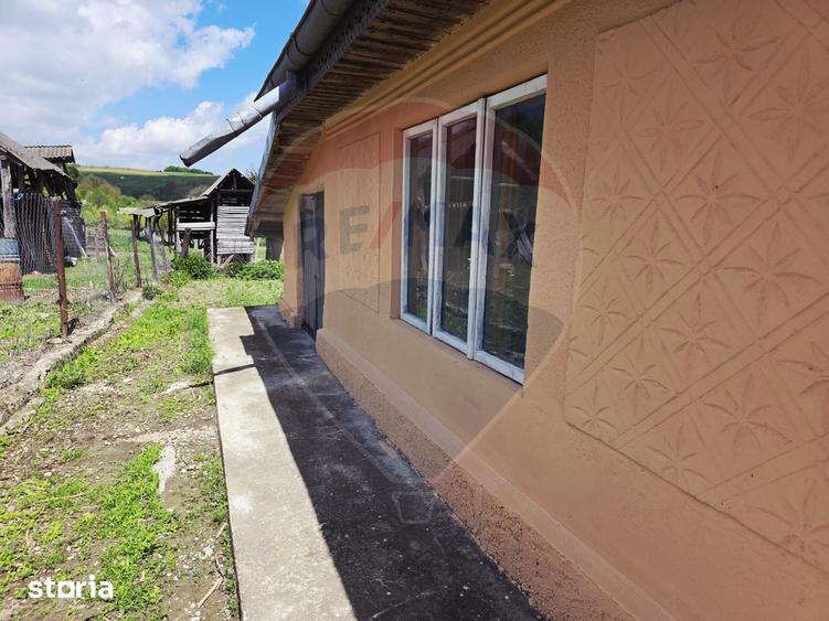 Casă cu 2 camere cu Teren 555 Mp în Ungureni
