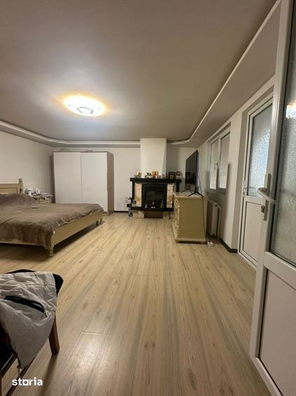 Casă cu 7 camere cu Teren 189 Mp în Plantelor