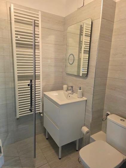 Apartament cu 3 camere în Drumul Taberei