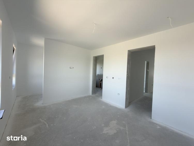 Casă cu 5 camere cu Teren 277.5 Mp în Bucovina