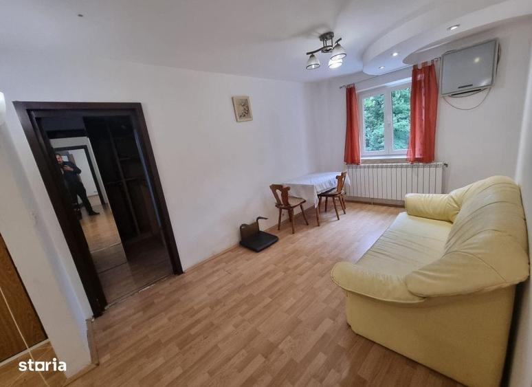 Apartament cu 4 camere decomandat în Tătărași