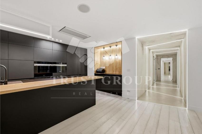 Apartament cu 5 camere decomandat, mobilat în Șoseaua Nordului