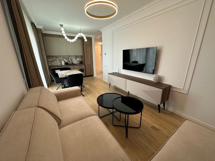 Apartament cu 3 camere decomandat în Central