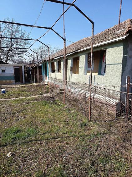 Casă cu 1 camere cu Teren 650 Mp în Cartojani