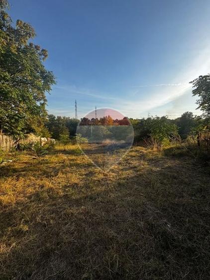 Teren Construcții intravilan de 1800 mp, în Albești