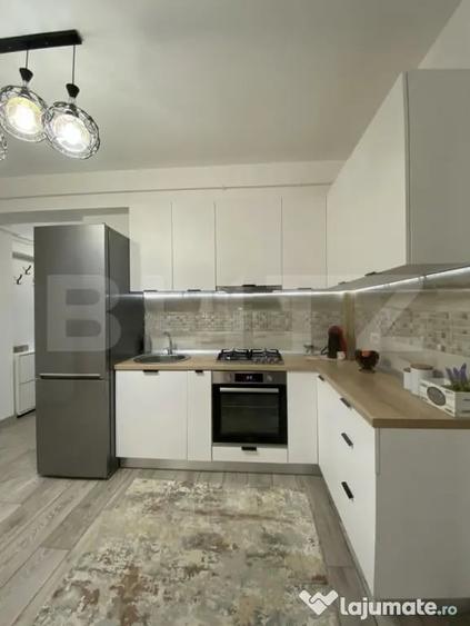 Apartament cu 2 camere semidecomandat, mobilat în Central