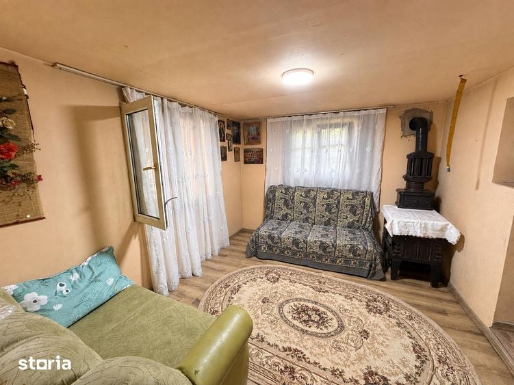 Casă cu 3 camere cu Teren 4013 Mp în Central