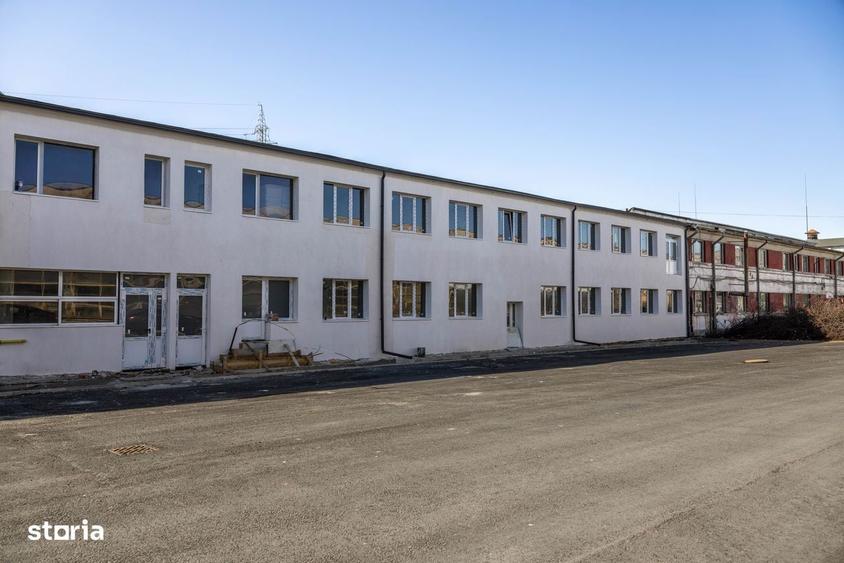 Spațiu comercial, de 3,600 mp, în Exterior Vest