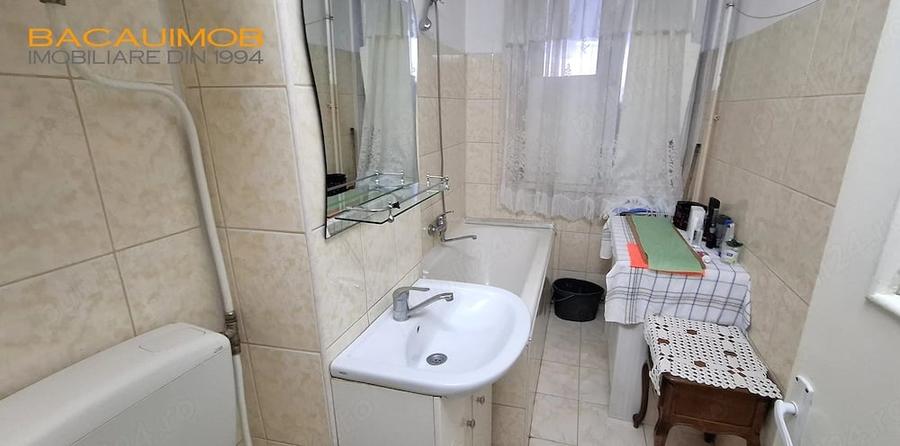 Apartament cu 2 camere decomandat în Cornișa