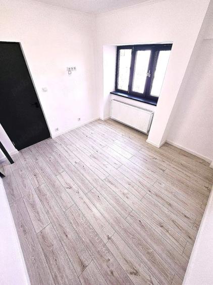 Apartament cu 3 camere semidecomandat în Ultracentral