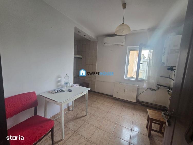 Apartament cu 3 camere decomandat în Central