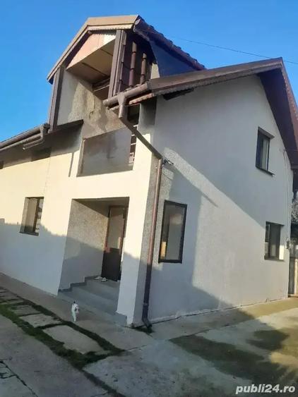 Casă cu 6 camere cu Teren 500 Mp în Frumușani