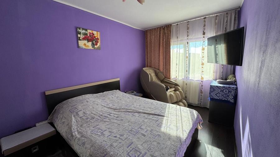 Apartament cu 4 camere, mobilat în Soarelui