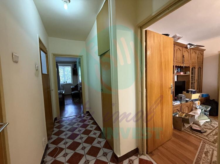 Apartament cu 3 camere semidecomandat în Vatra Luminoasă