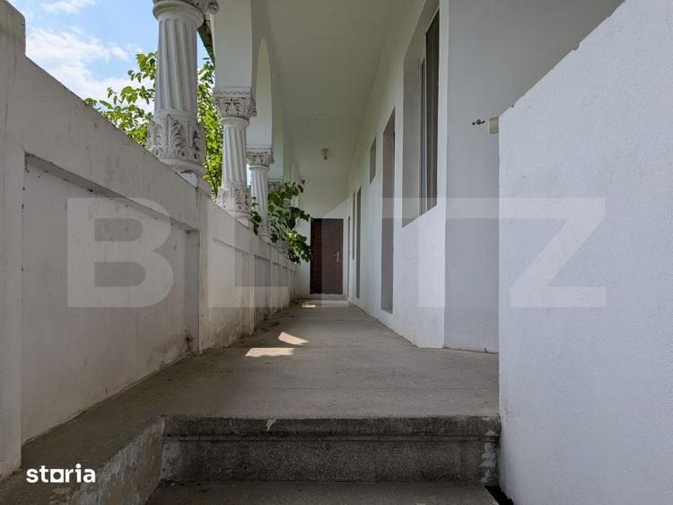 Casă cu 9 camere cu Teren 439 Mp în Central