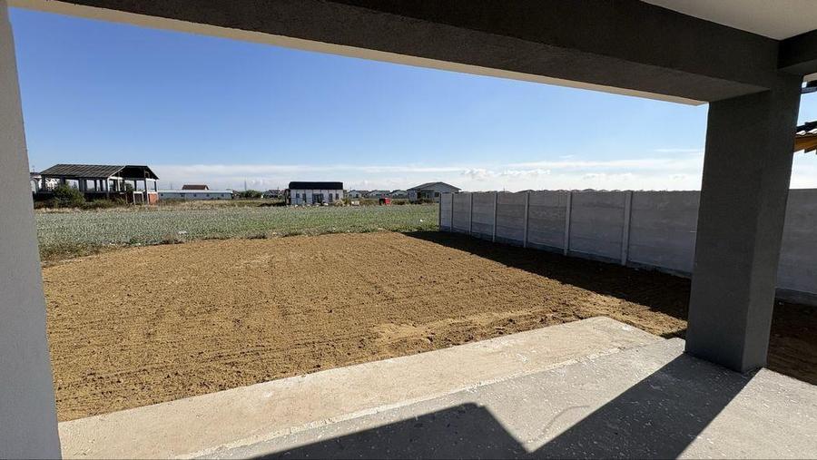 Casă cu 3 camere cu Teren 553 Mp în Sântandrei