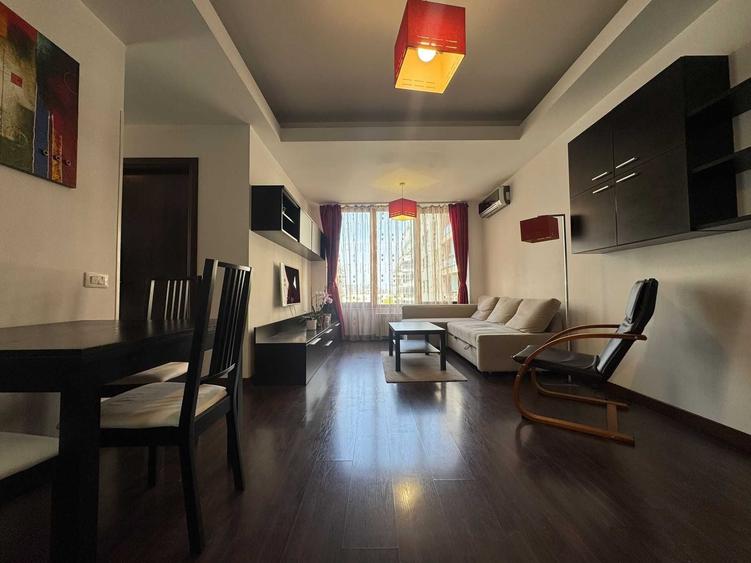 Apartament cu 3 camere semidecomandat în Herăstrău