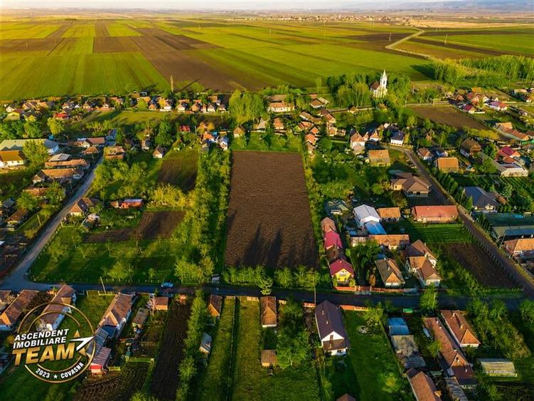 Teren Construcții intravilan de 4554 mp, în Mărcușa