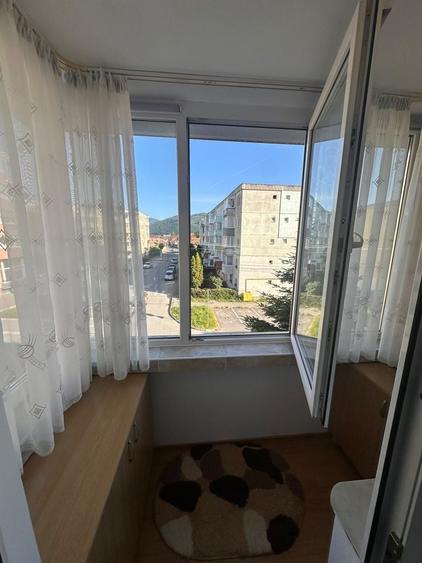 Inchiriez apartament 2 camere Zarnesti- Grui - 3