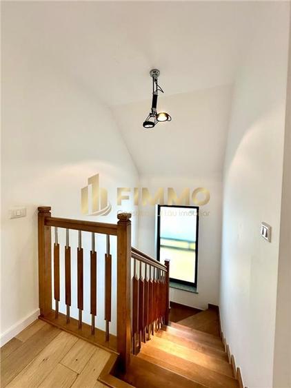 Duplex cu 4 camere cu Canalizare în Est