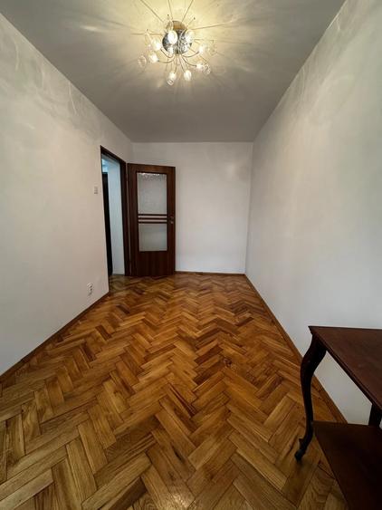Apartament cu 3 camere circular în Tudor Vladimirescu