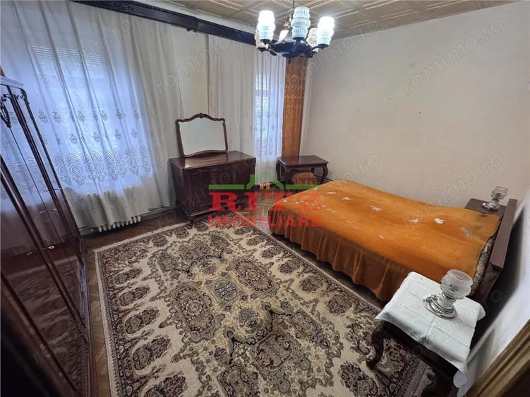 Casă cu 2 camere cu Teren 938 Mp în Sud