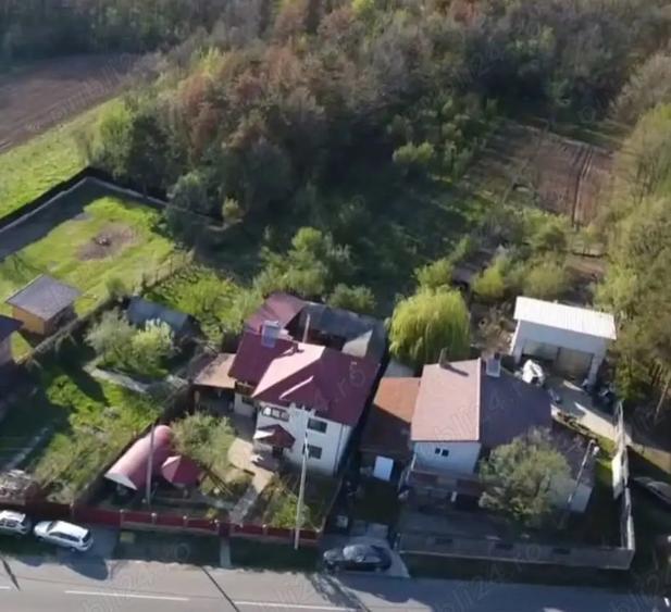 Casă cu Teren 4600 Mp în Budieni