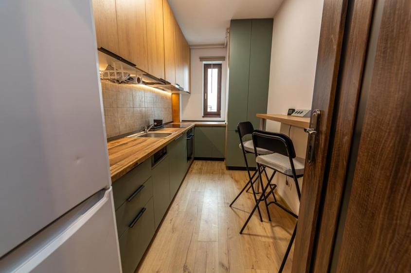 Apartament cu 2 camere decomandat, mobilat în Jiului