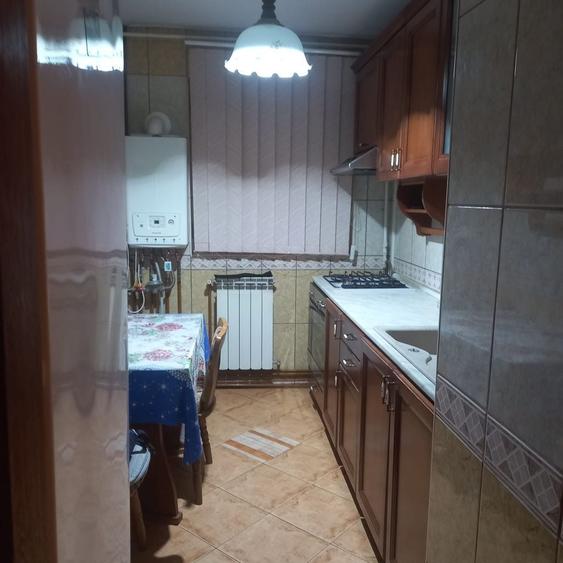 Apartament cu 2 camere semidecomandat în Mihai Bravu