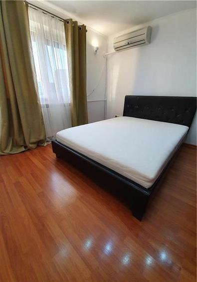Apartament cu 3 camere decomandat, mobilat în Brâncoveanu