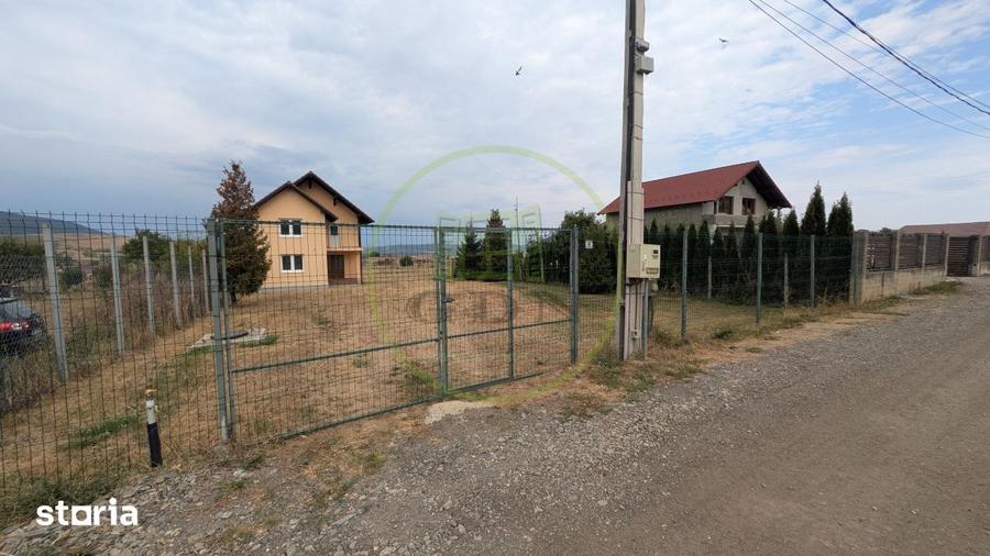 Casă cu 5 camere cu Teren 3046 Mp în Gura Râului