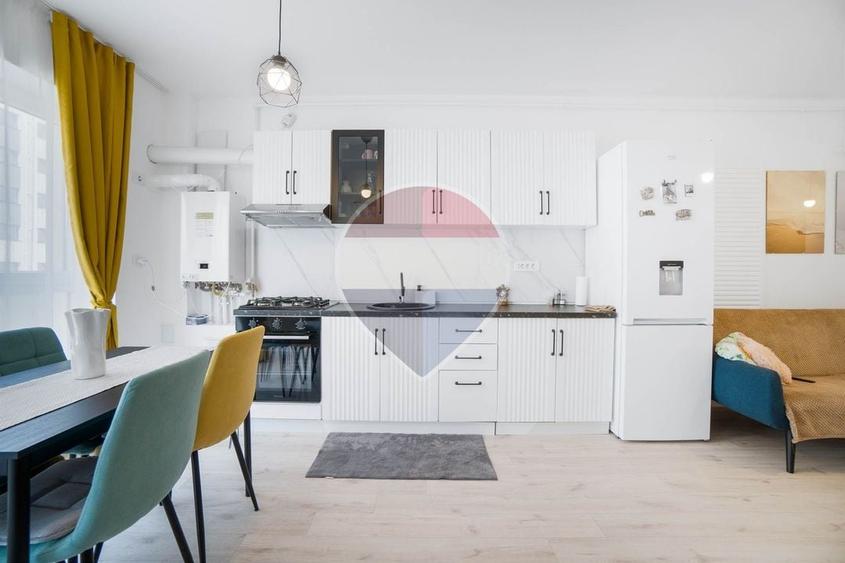 Apartament cu 2 camere semidecomandat, mobilat în Sânpetru