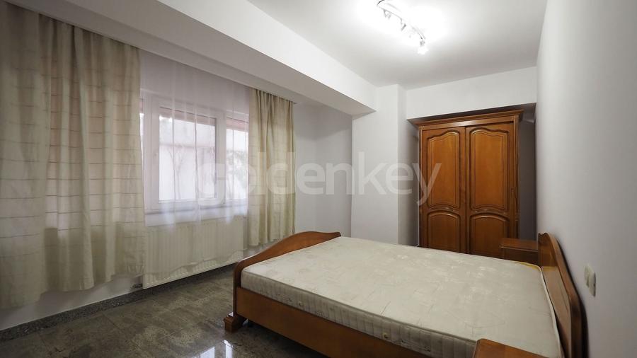 Apartament cu 4 camere decomandat, mobilat în Aviatorilor