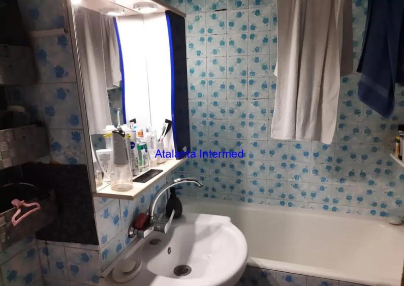Apartament cu 3 camere decomandat în Casa de Cultură