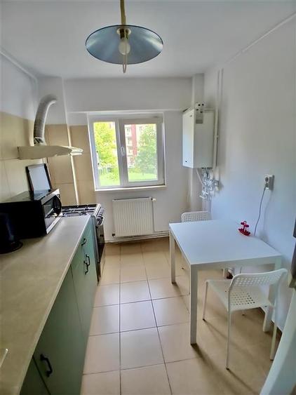 Apartament cu 2 camere decomandat, mobilat în Județean