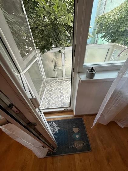 Apartament cu 3 camere semidecomandat în Brazda lui Novac