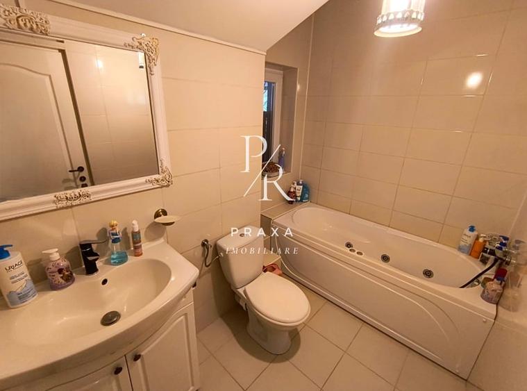 Apartament cu 4 camere semidecomandat, mobilat în Florești
