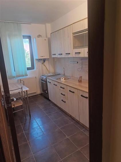 Apartament cu 3 camere decomandat, mobilat în Păcurari