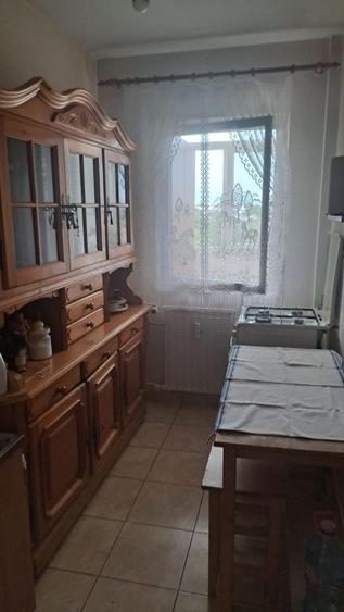 Vand garsoniera ,33 mp,mobilata,incalzire centralizata sector 3, zona Titan,str.Postasului, 2,etaj 5, pret 59500 euro - 2