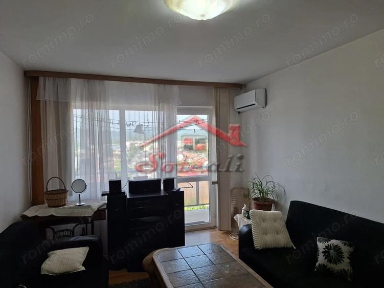 Apartament cu 3 camere decomandat în Cuza
