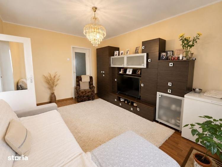 Apartament cu 3 camere semidecomandat în Central