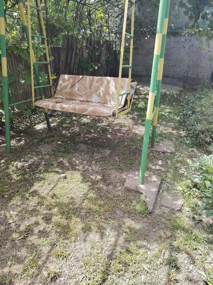 Casă cu 5 camere cu Teren 2500 Mp în Domnești