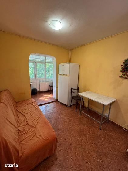 Apartament cu 2 camere în Apărătorii Patriei