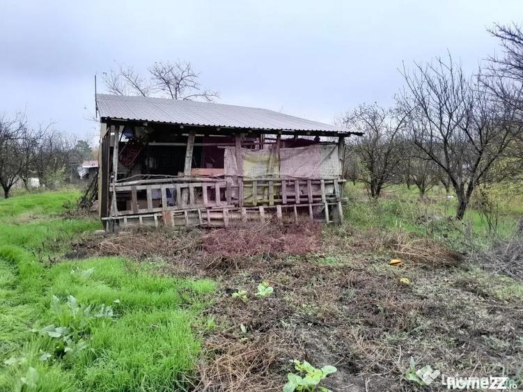 Casă cu 3 camere cu Teren 15000 Mp în Bărcănești