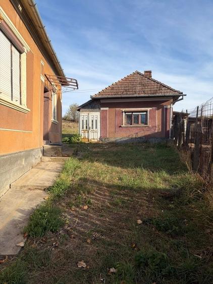 Casă cu 3 camere în Sânpaul